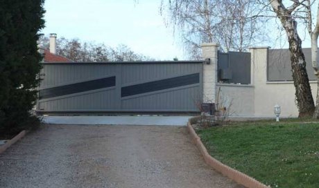 Pose de portail sur mesure aluminium coulissant automatisé AFCA V2 et de clôtures à Beaurepaire